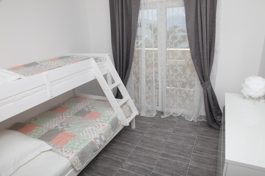 Apartments Mare Градац Экстерьер фото